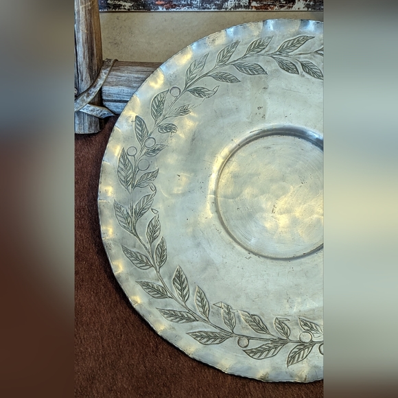Vintage Forged Aluminum Intaglio Design By E. M. P #807 Serving Tray - Picture 3 of 10